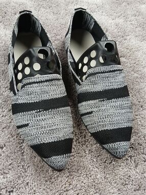Knit Loafers Sz 9 | Walk On Clouds Black Zebra Stripe Pointed Flats
